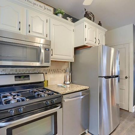 Rare City Home W/ Backyard Fire-Pit & Hottub Lancaster Bagian luar foto