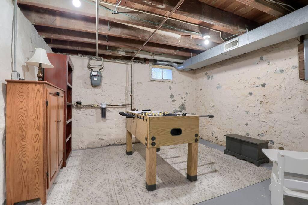 Rare City Home W/ Backyard Fire-Pit & Hottub Lancaster Bagian luar foto
