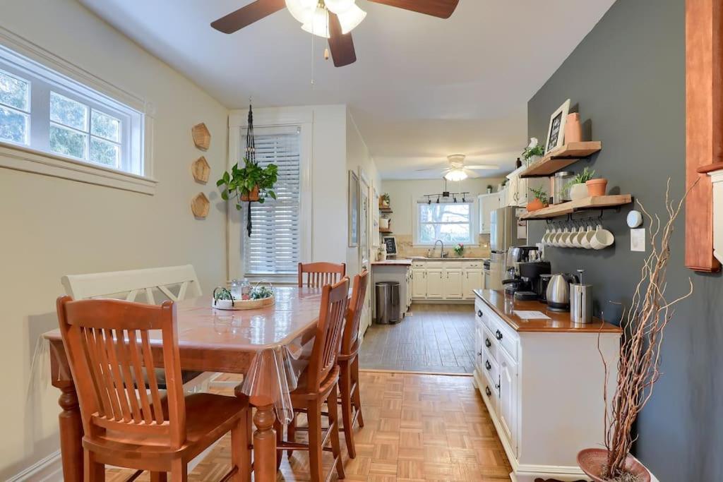 Rare City Home W/ Backyard Fire-Pit & Hottub Lancaster Bagian luar foto